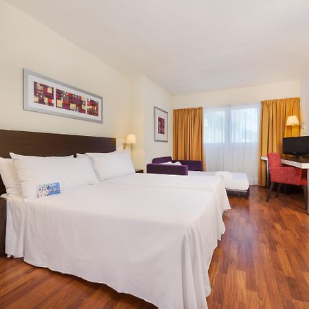 Port Feria Valencia Hotel Exterior photo