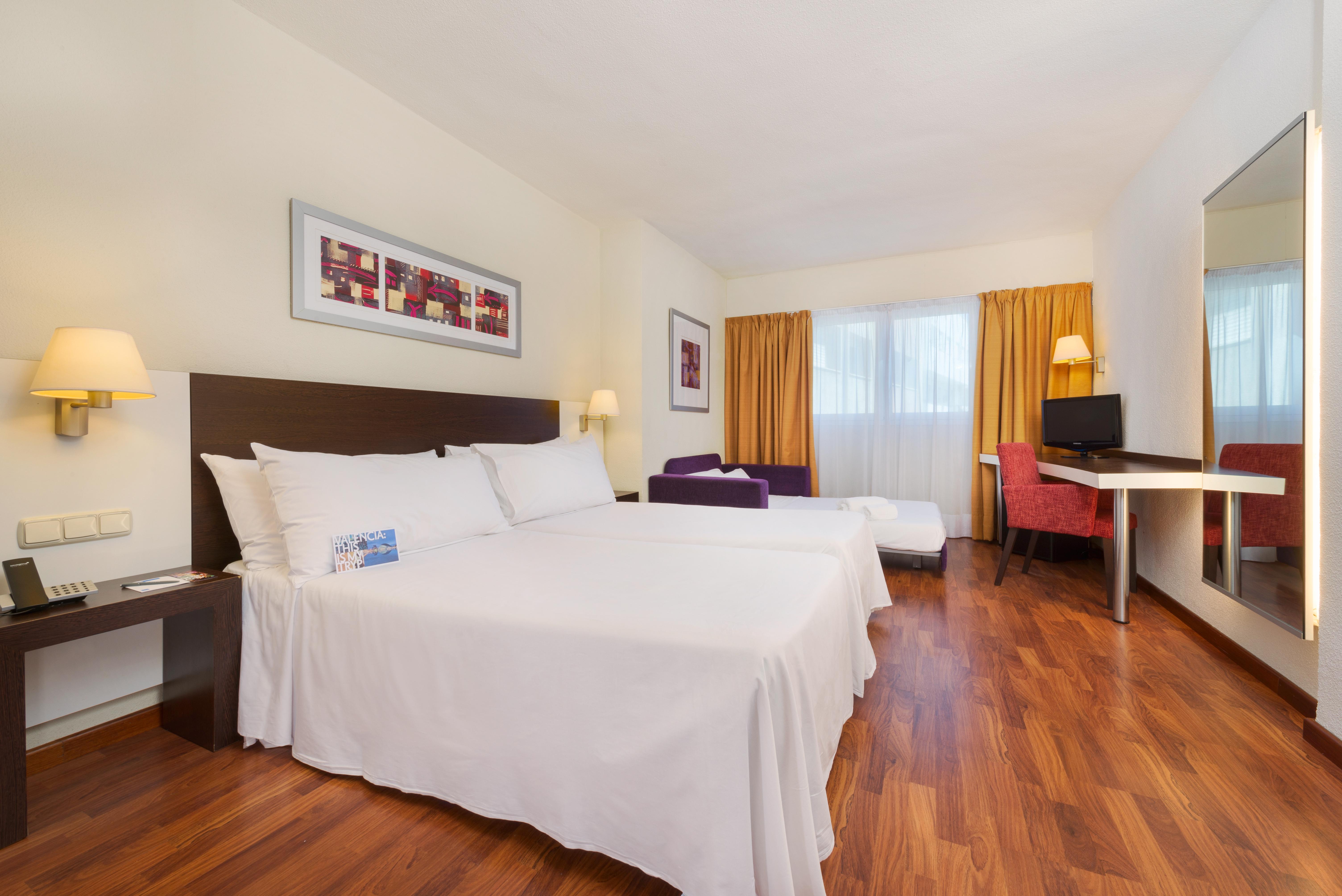 Port Feria Valencia Hotel Exterior photo