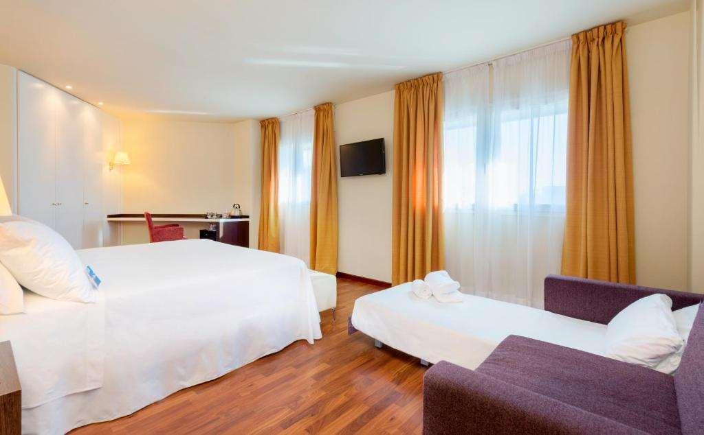 Port Feria Valencia Hotel Room photo