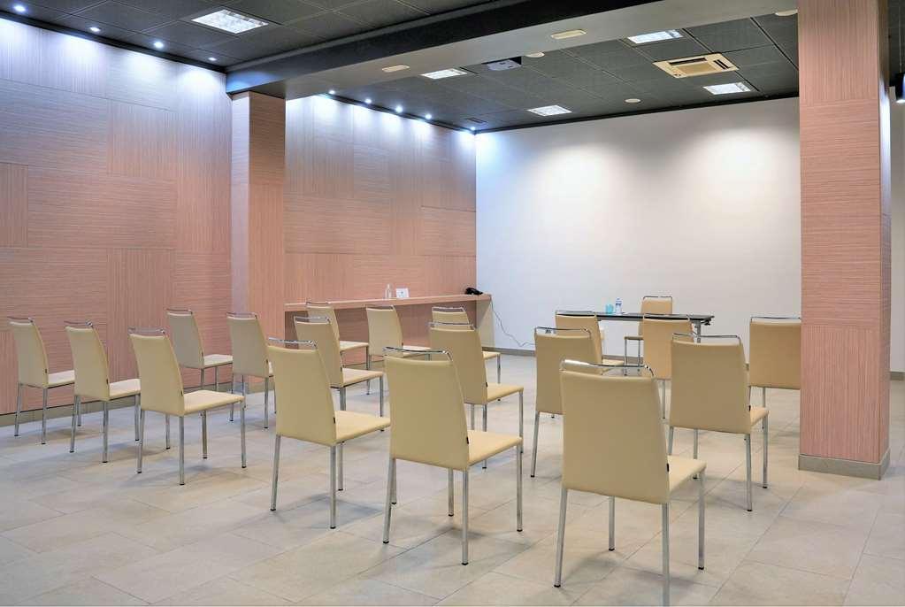 Port Feria Valencia Hotel Facilities photo