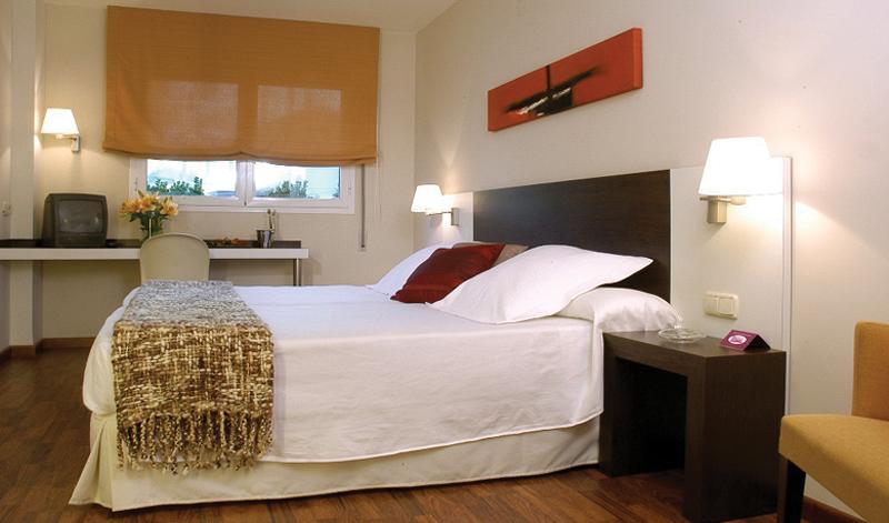 Port Feria Valencia Hotel Room photo